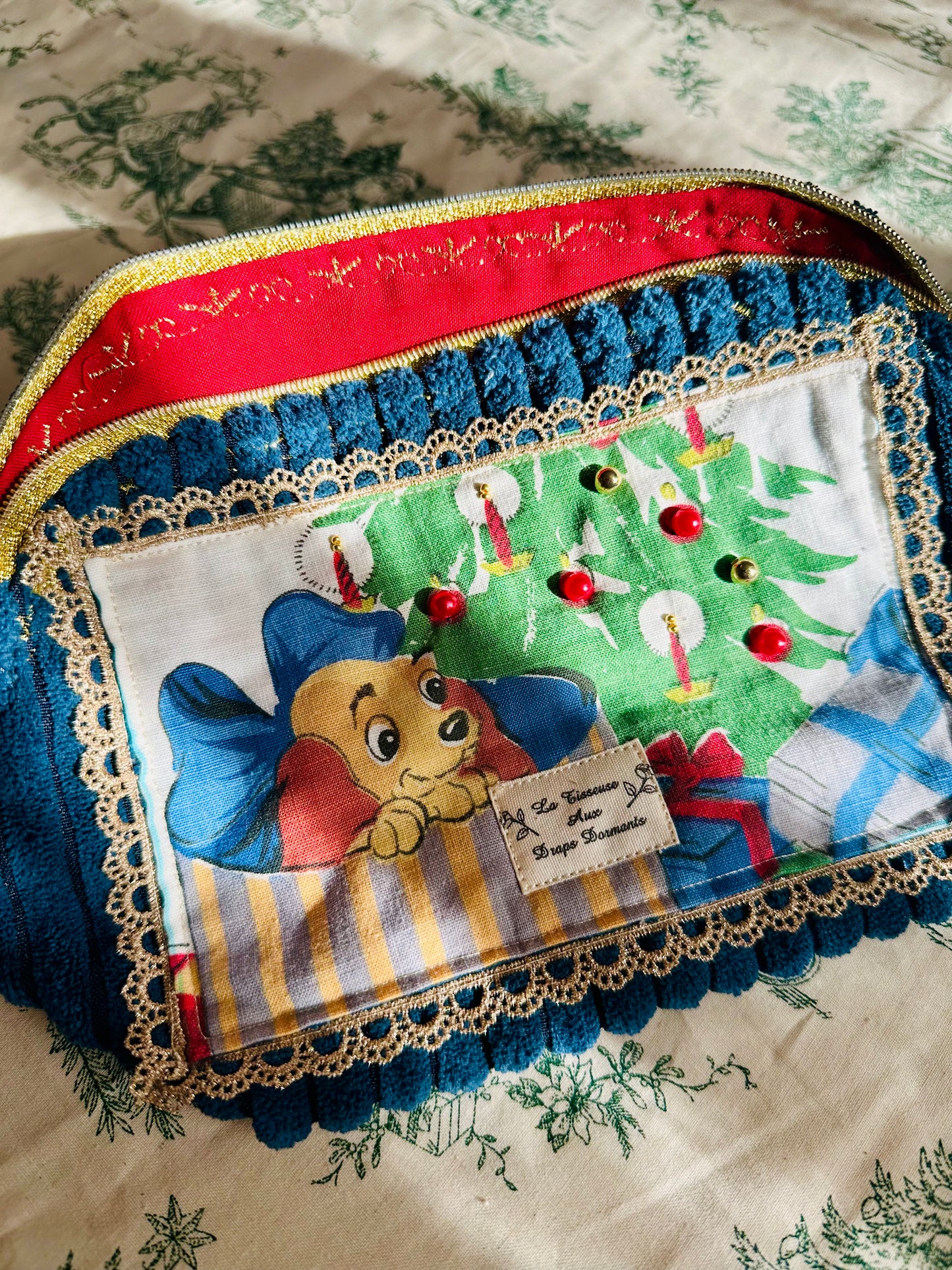La Belle et le Clochard Collection Noël (trousse Poppins)(Rare et Scintillant)